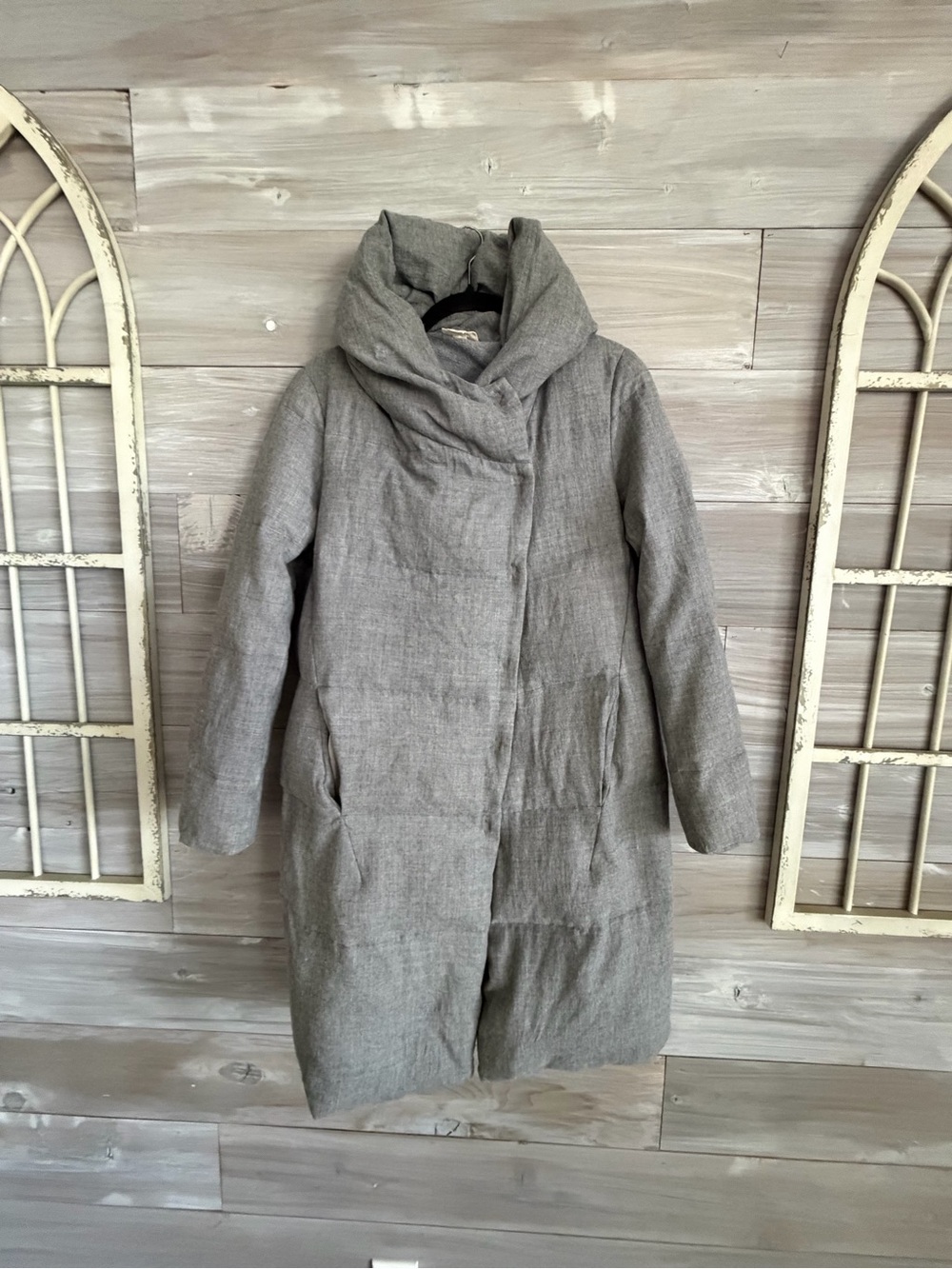 Pure DKNY Wool and Down Women's Gray Puffer long Coat size Medium